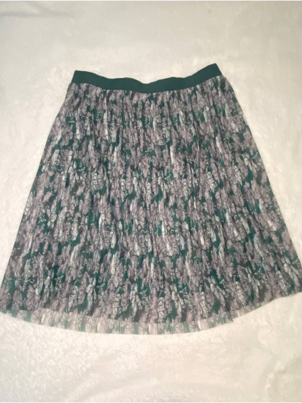 Liz Claiborne Green and Gray Printed Pleated Skirt